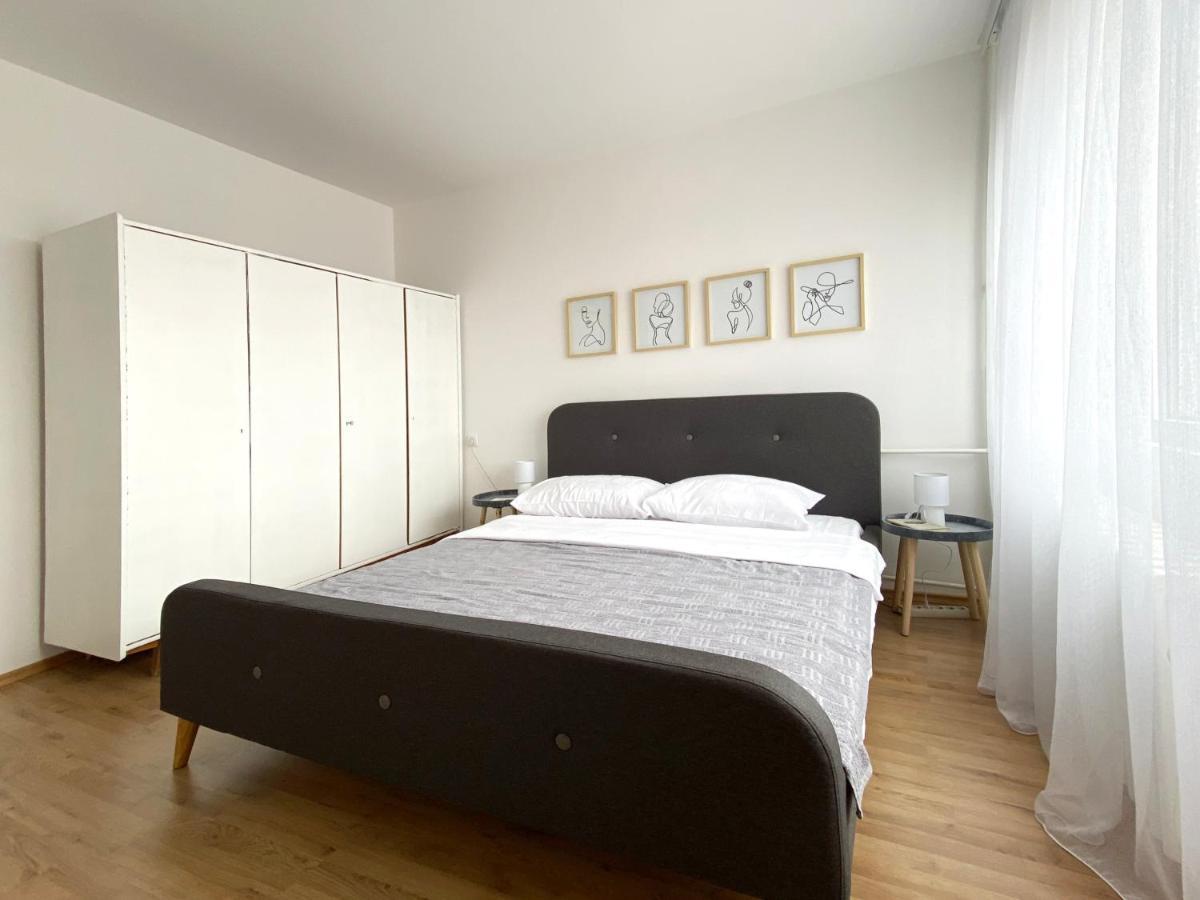 Apartman Milica Appartement Ni Buitenkant foto