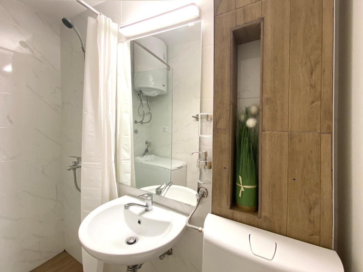 Apartman Milica Appartement Ni Buitenkant foto